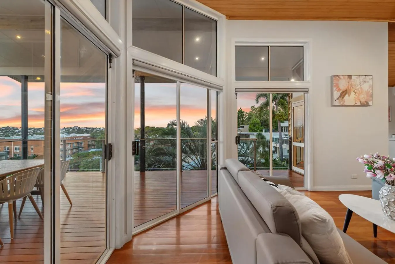 Modern Family Home In Brisbanes Trendiest Suburb Vakantiehuis