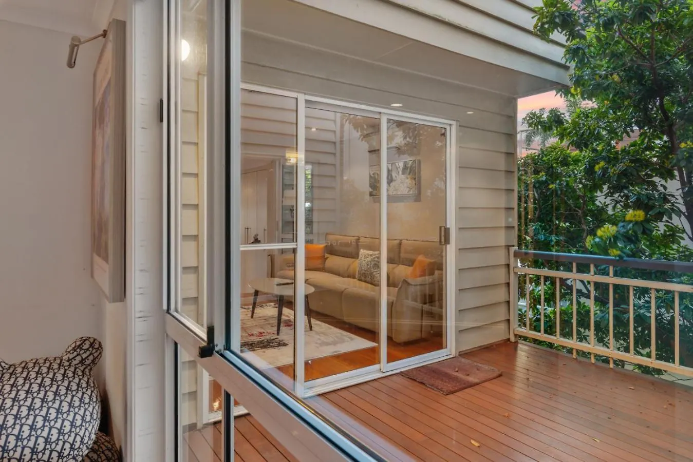 Modern Family Home In Brisbanes Trendiest Suburb Australië